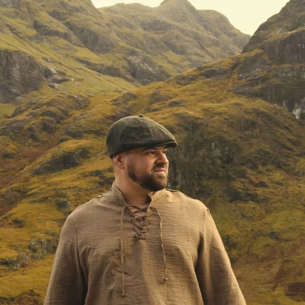 Guia da The Kilt Route de kilt, em um vale das Highlands